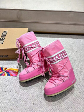 Moon Boot Icon Pink NWT